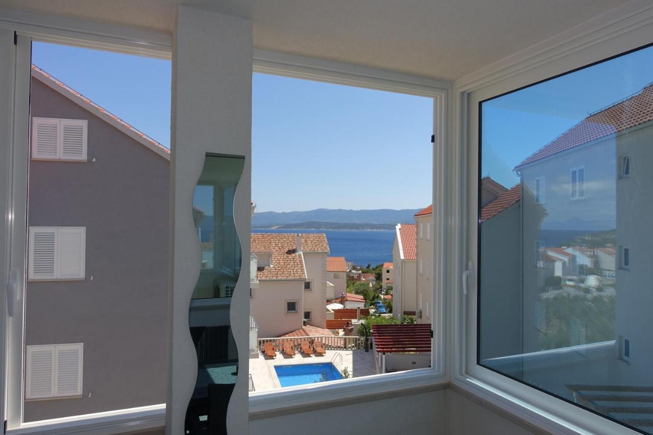 New And Modern Apartment Karavona Bol Exterior photo