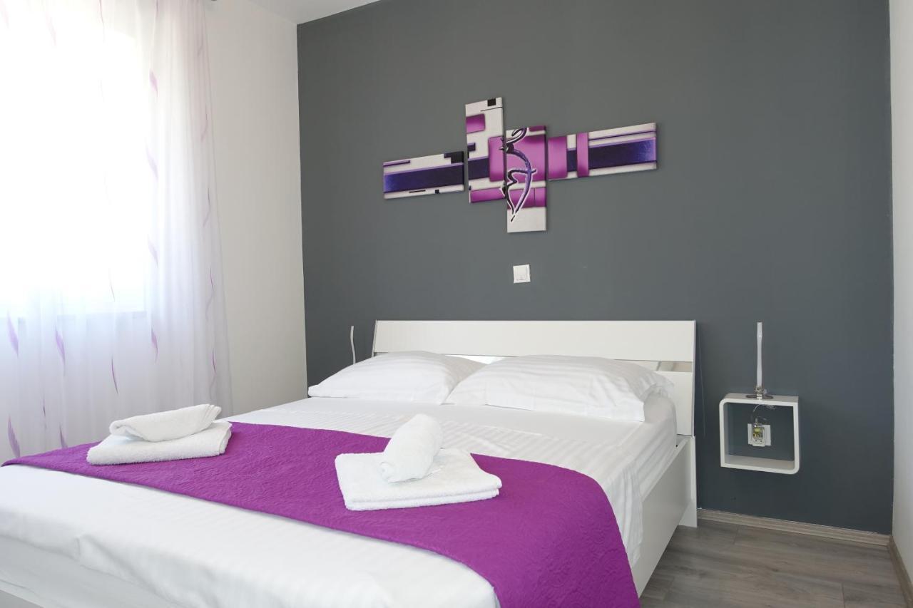 New And Modern Apartment Karavona Bol Exterior photo